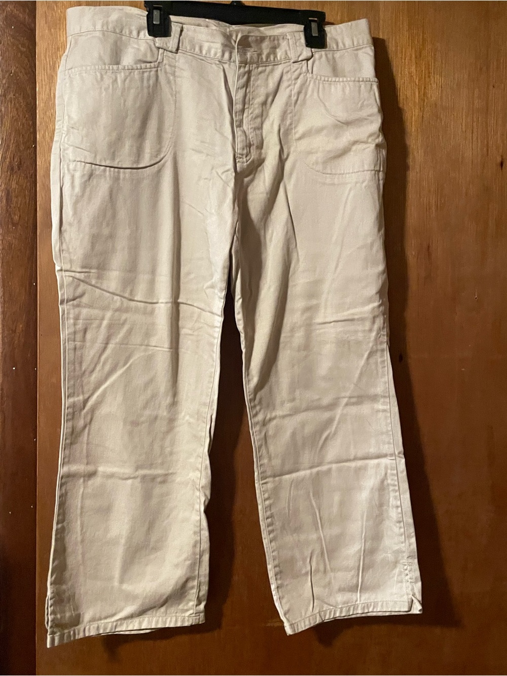 Xhilaration Women’s Beige Khaki Capris. 100% Cotton. Size 13 Juniors
